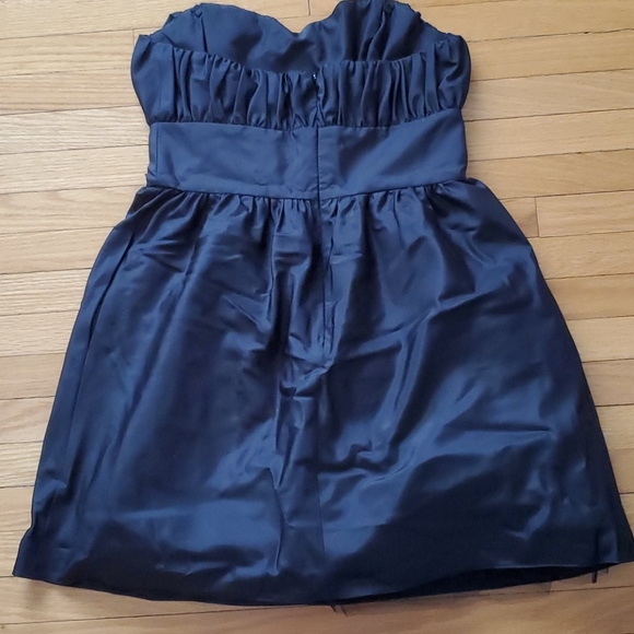 Dress - Picture 3 of 4